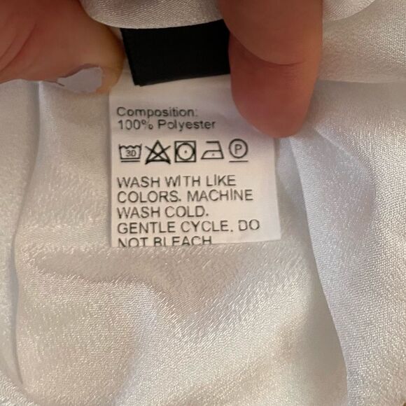 White off the shoulder dress with blue flowers - Picture 5 of 5